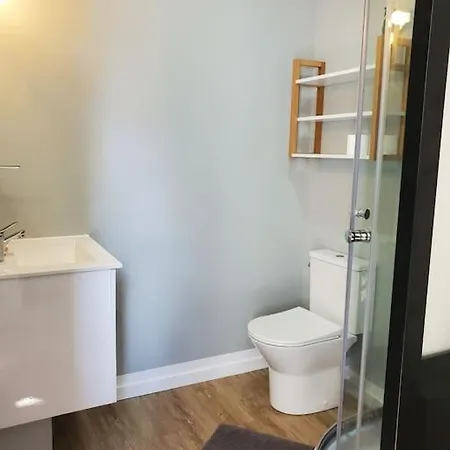 La Grelauderie 7 *
